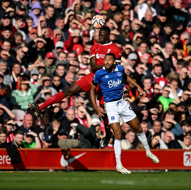 了他在进攻 了他在进攻